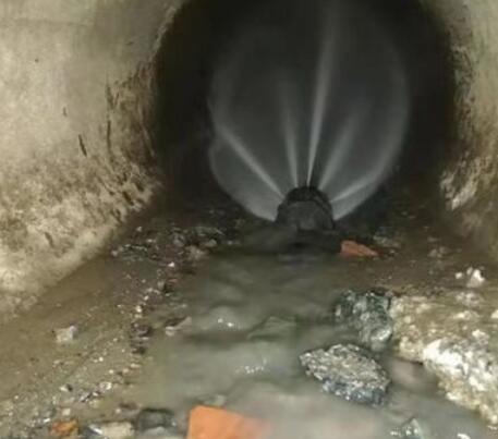 新兴镇市政管道清淤