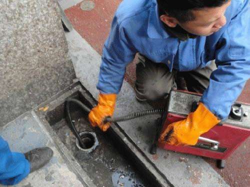 新兴镇疏通下水道