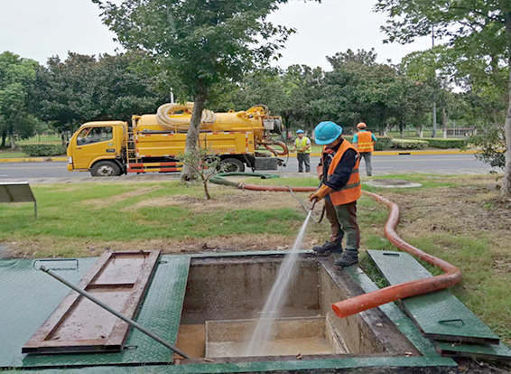 新兴镇化油池清理